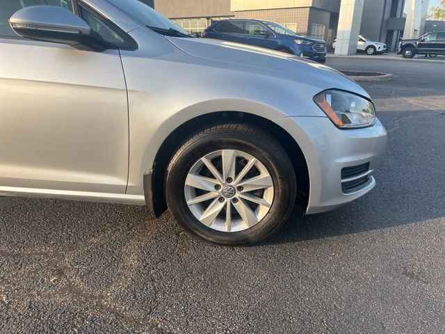 Used 2017 Volkswagen Golf SEL image 5