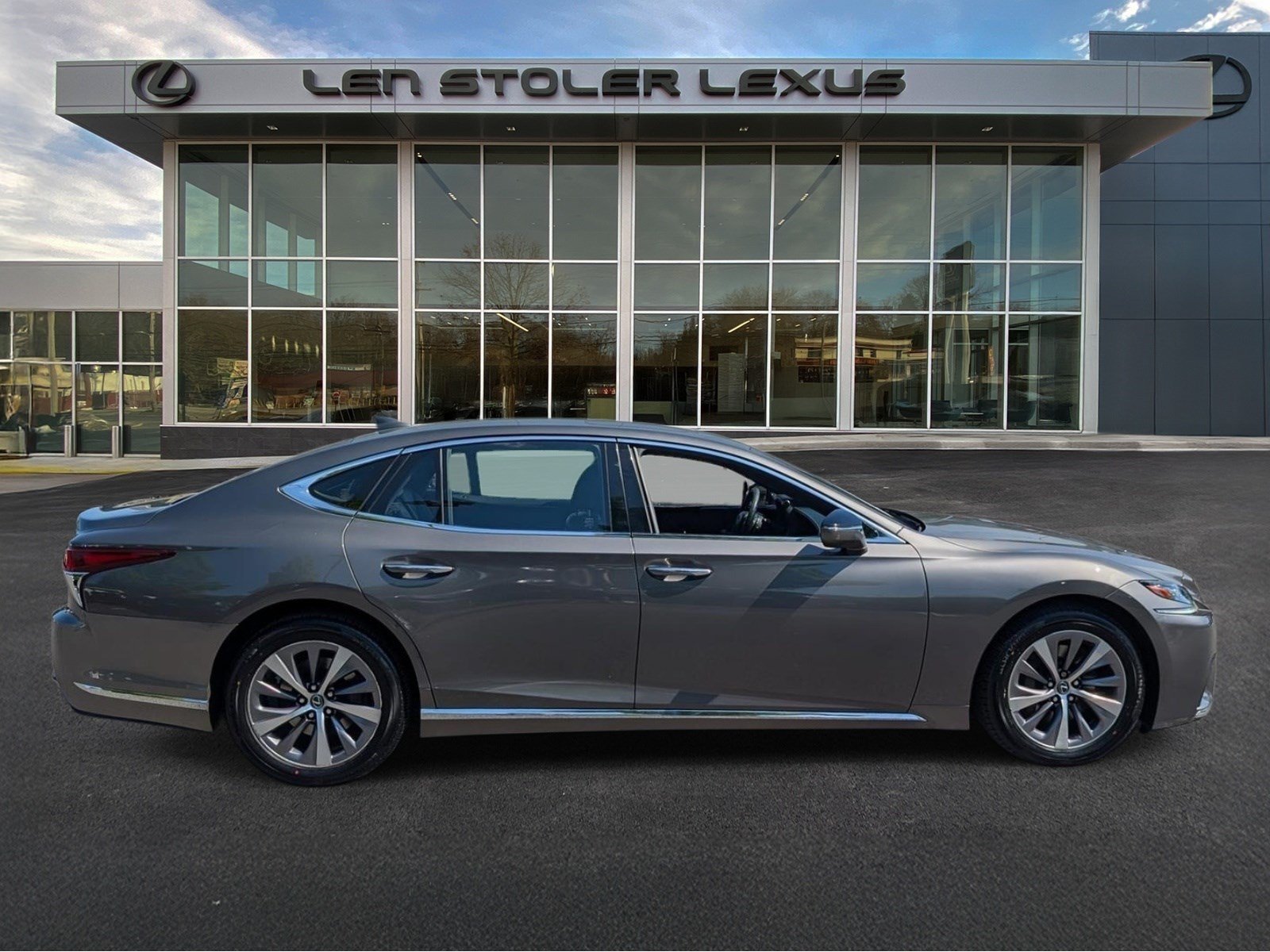 Used 2019 Lexus LS 500 AWD w/ Accessory Package (Z2) video 2
