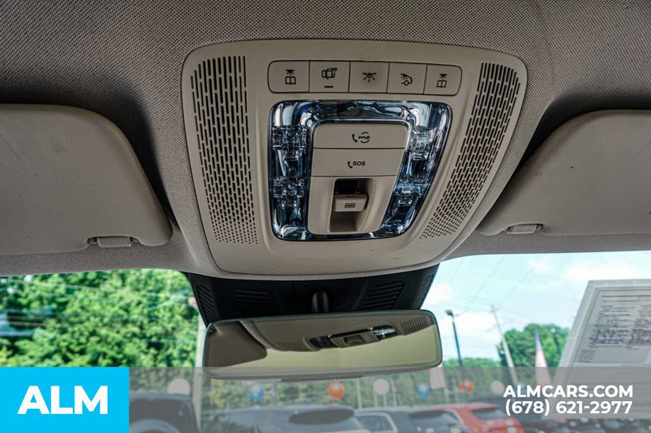 Used 2022 Mercedes-Benz GLB 250 4MATIC w/ Premium Package Lite image 35