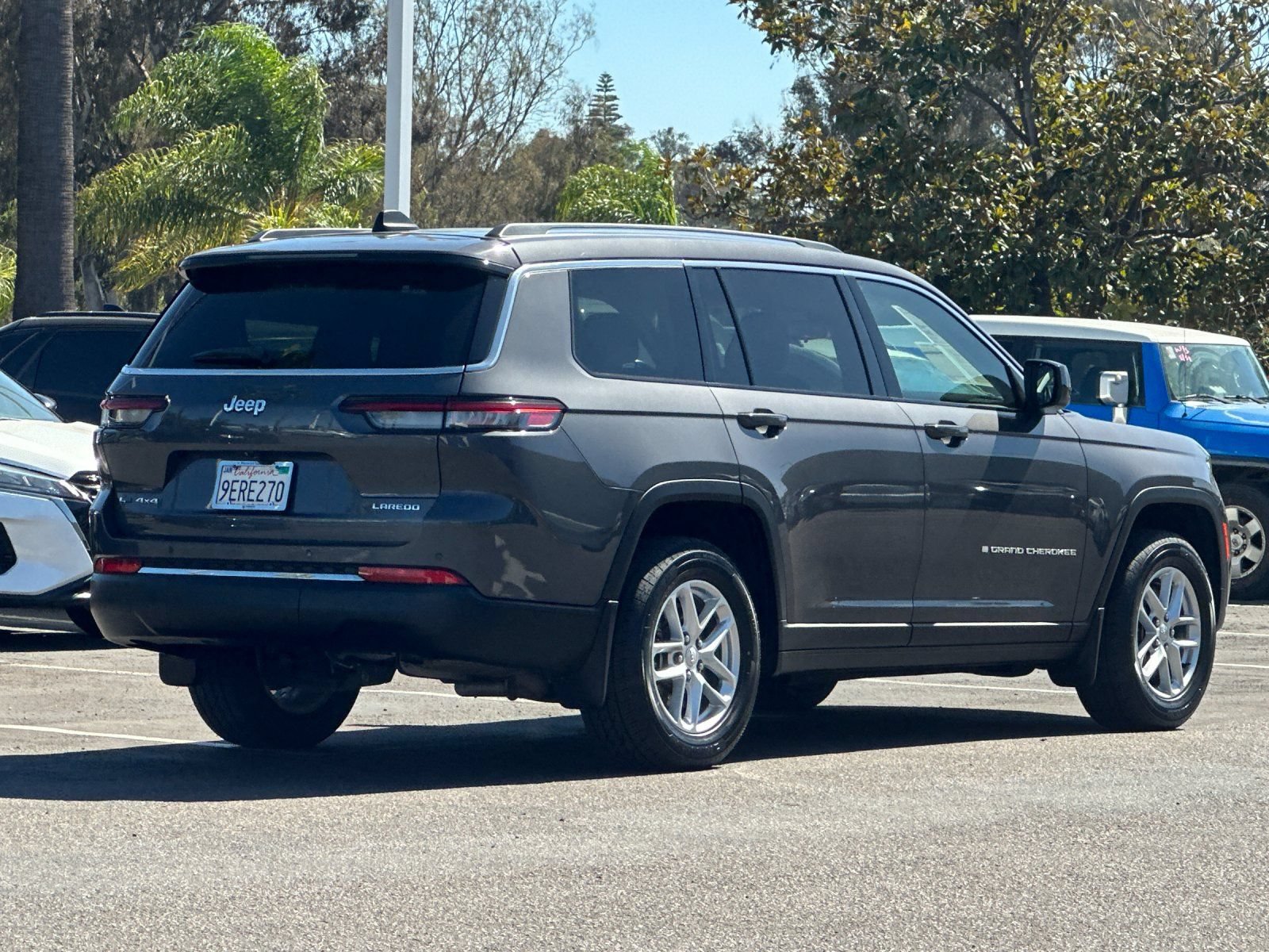 Used 2023 Jeep Grand Cherokee L Laredo w/ MOPAR Finishing Package AWD/4WD image 5