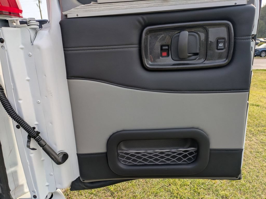 New 2026 Chevrolet Express 2500 Extended RWD image 27