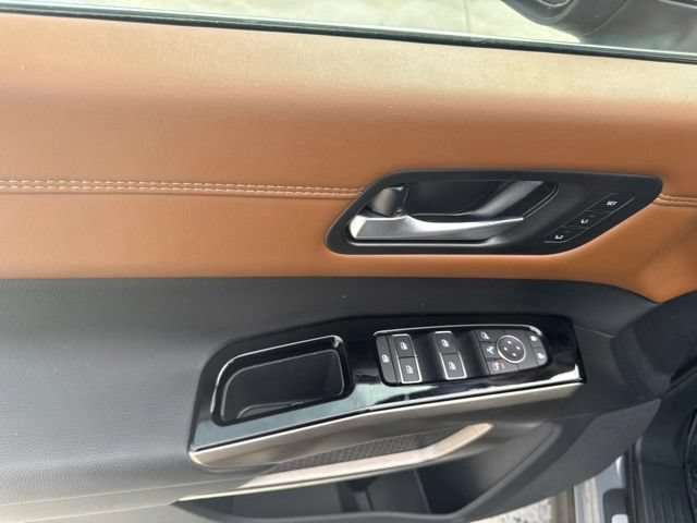 Used 2025 Nissan Pathfinder Platinum FWD image 30