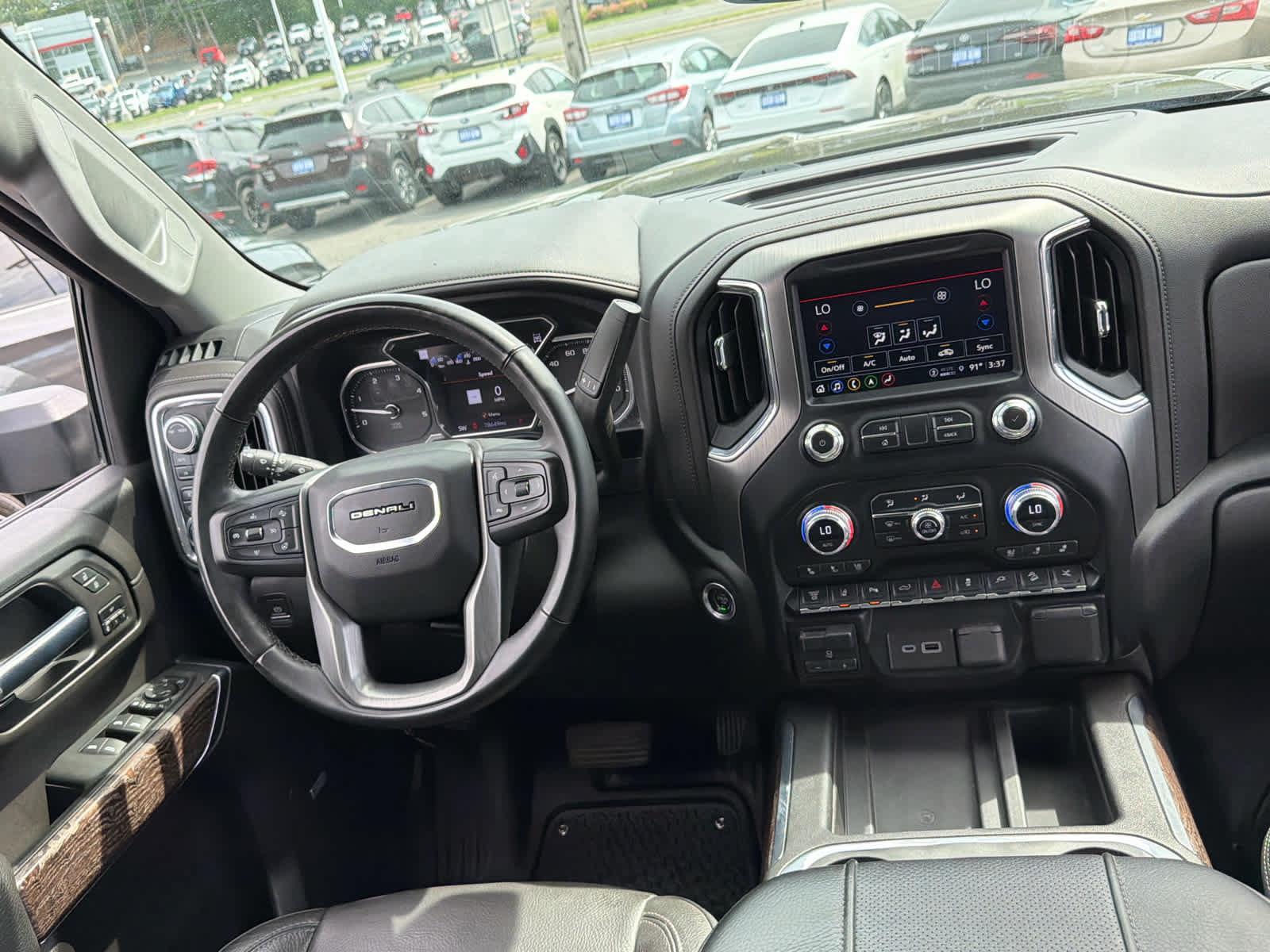 Certified 2023 GMC Sierra 3500 Denali w/ Denali Black Diamond Edition AWD/4WD image 28