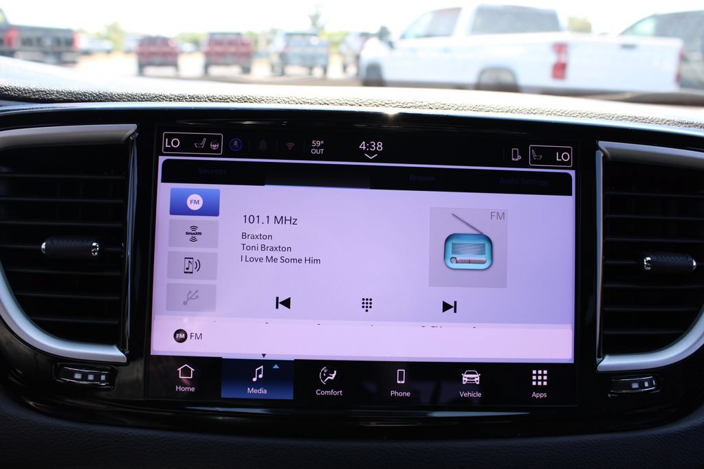 Used 2025 Chrysler Pacifica Select FWD image 48
