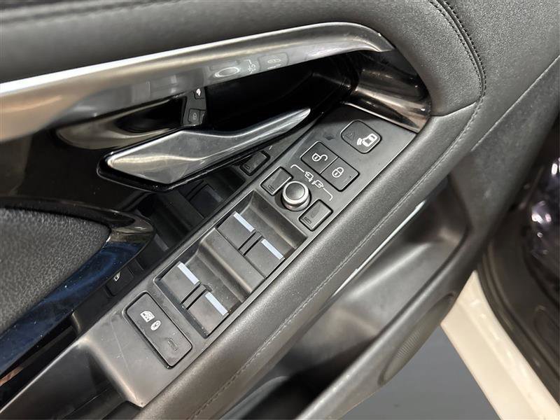 Used 2020 Land Rover Range Rover Evoque SE AWD/4WD image 28