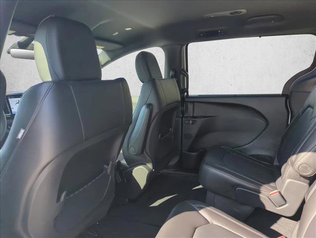 New 2026 Chrysler Voyager LX image 17