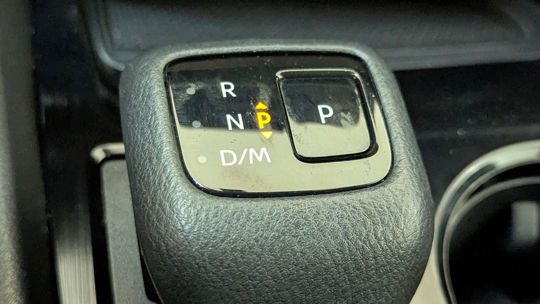 Used 2022 Nissan Rogue SV image 17