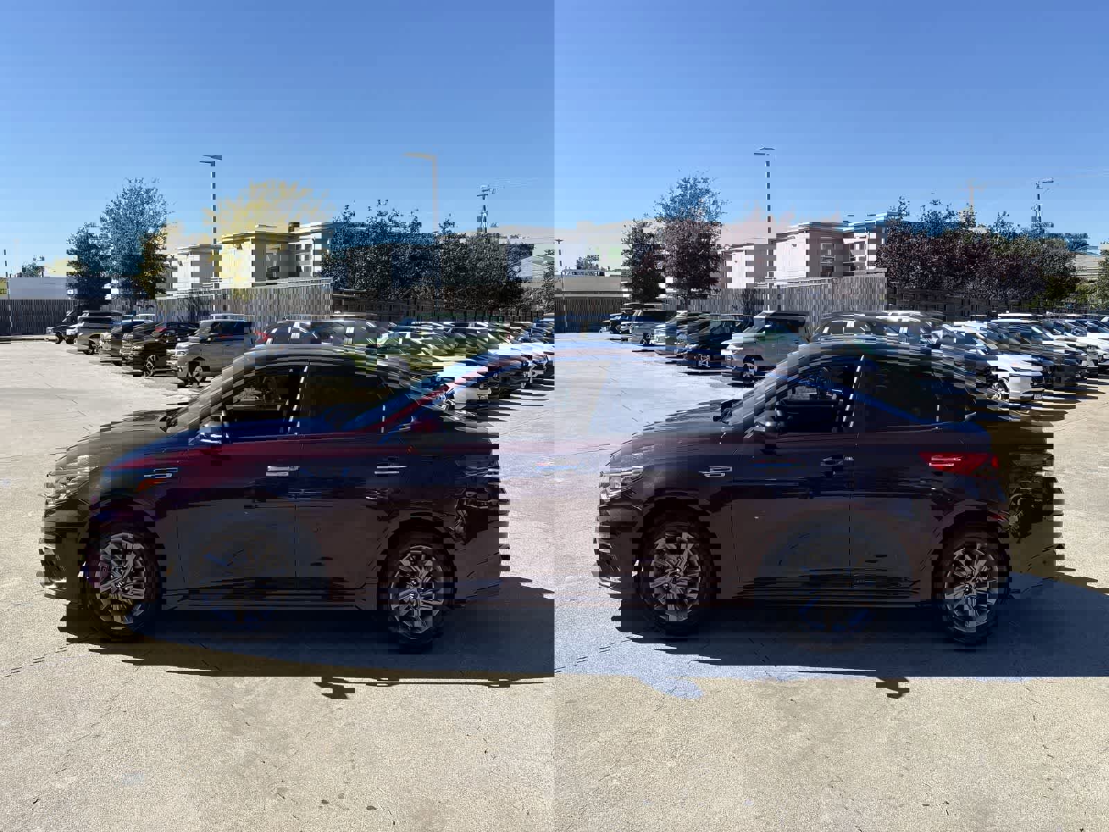 Used 2020 Kia Optima LX image 3