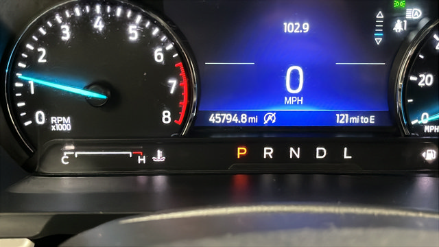 Used 2024 Ford Explorer XLT AWD/4WD image 10