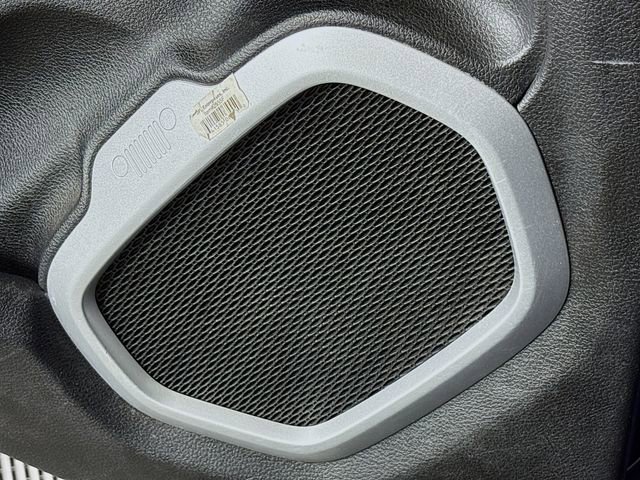 Used 2018 Jeep Renegade Sport w/ Power & Air Group image 24