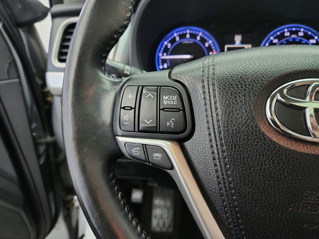 Used 2015 Toyota Highlander XLE AWD/4WD image 20