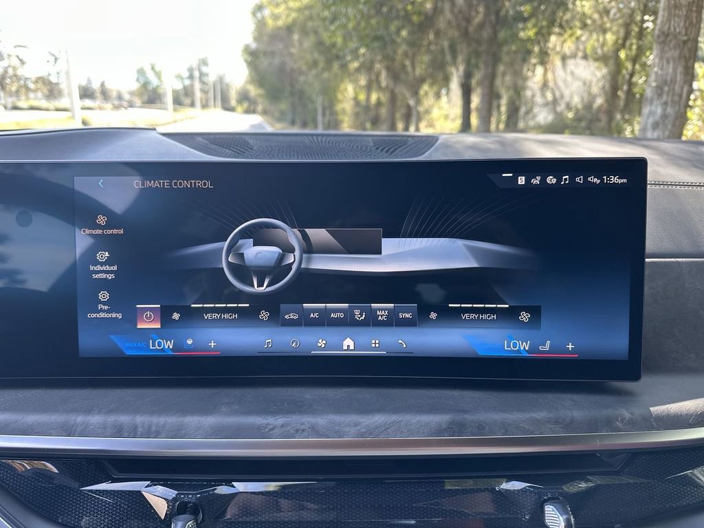 New 2026 BMW X6 xDrive40i w/ Executive Package image 23