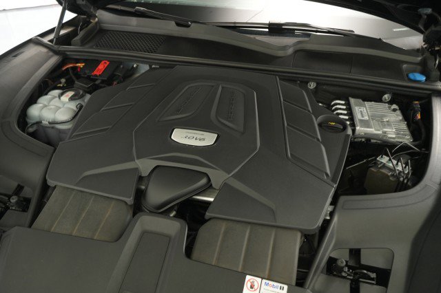 Used 2023 Porsche Cayenne Platinum Edition image 53