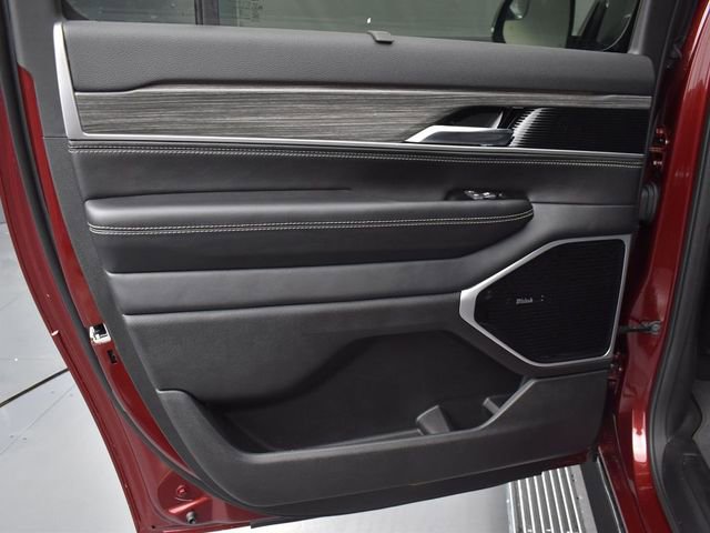 New 2023 Jeep Wagoneer L Series III w/ Premium Group I AWD/4WD image 14