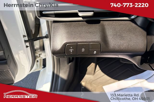 Used 2024 Hyundai Elantra SE FWD image 14