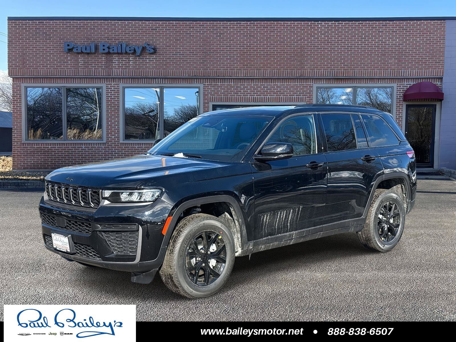 New 2026 Jeep Grand Cherokee Altitude AWD/4WD image 1