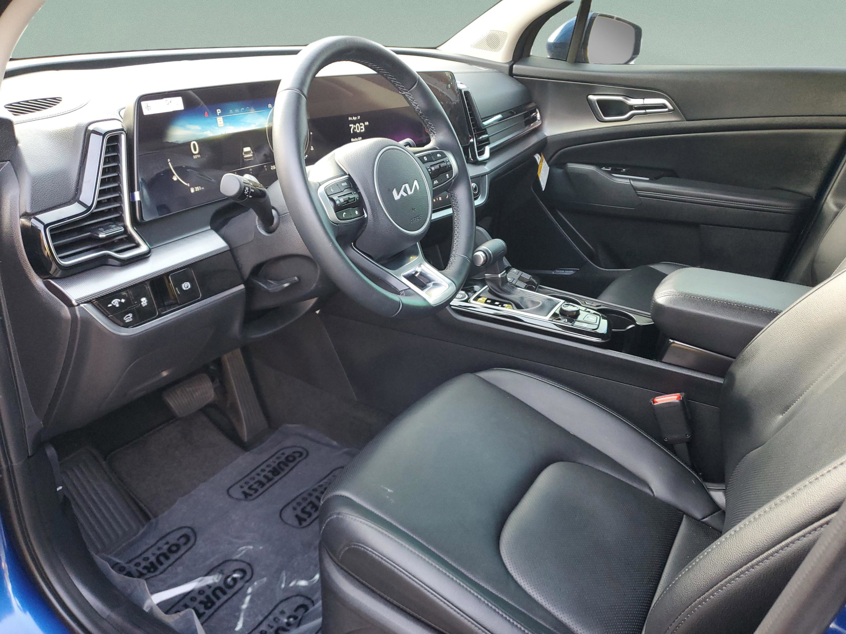 Used 2025 Kia Sportage SX image 16