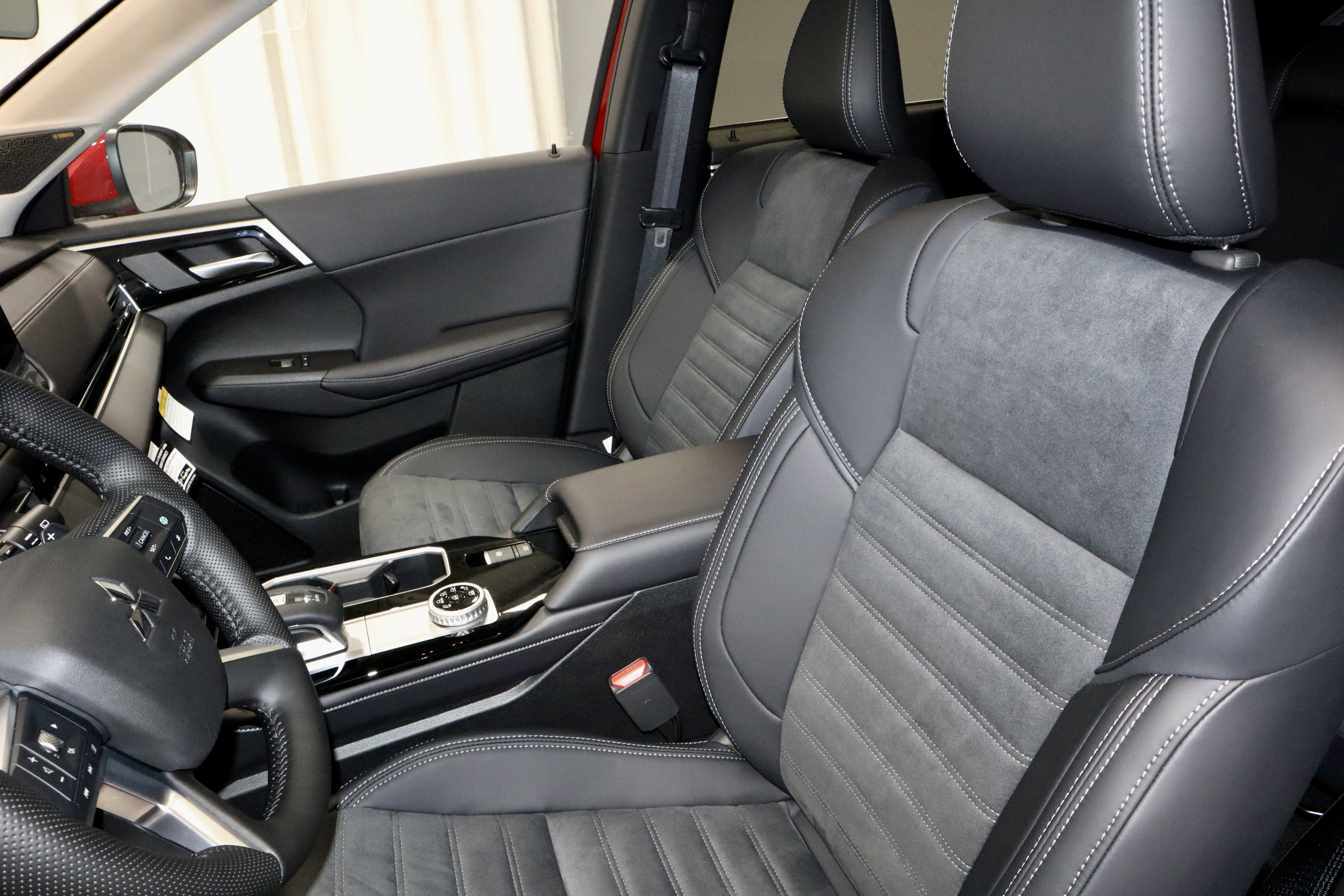 New 2026 Mitsubishi Outlander SE image 18