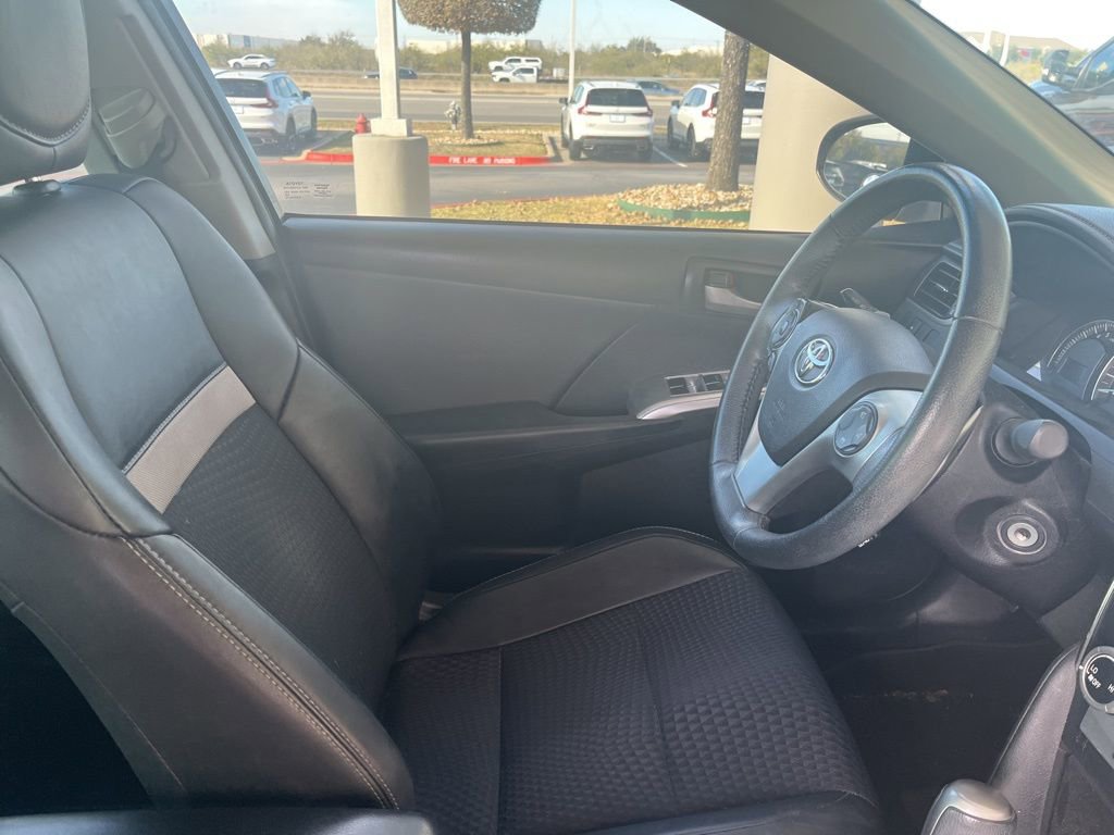 Used 2014 Toyota Camry SE image 9
