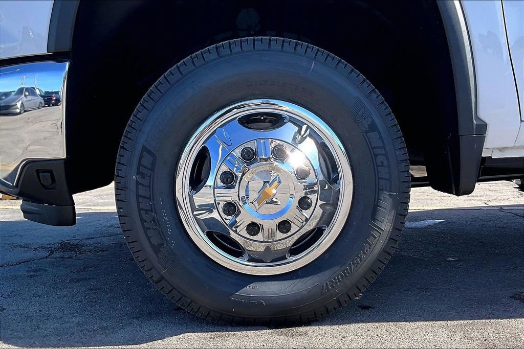 New 2026 Chevrolet Silverado 3500 LT image 11
