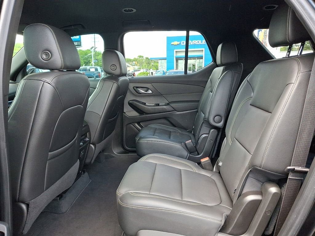 Certified 2022 Chevrolet Traverse LT w/ LPO, Cargo Package FWD image 12