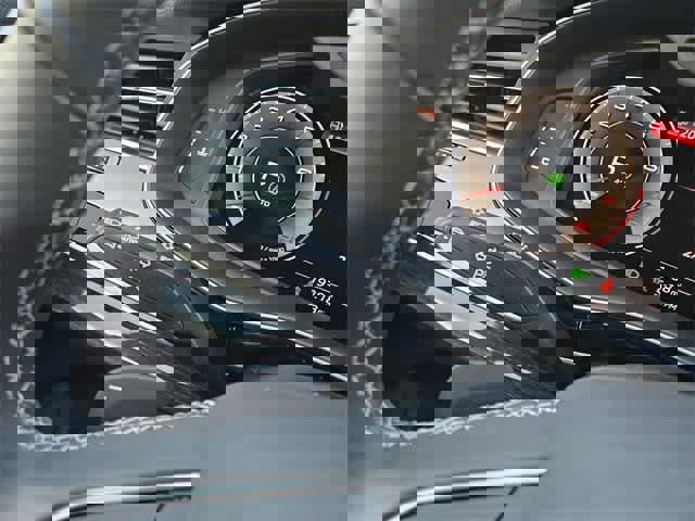 Used 2025 Audi Q8 Premium w/ Convenience Package image 27