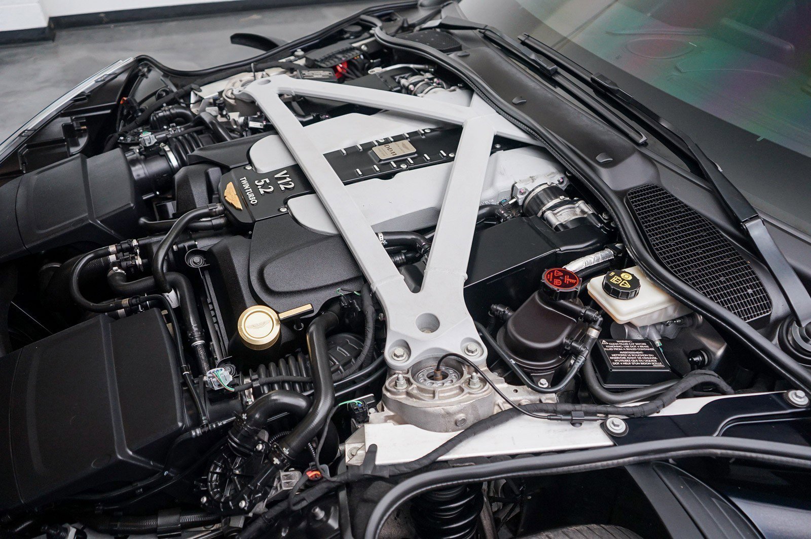 Used 2017 Aston Martin DB11 V12 image 32