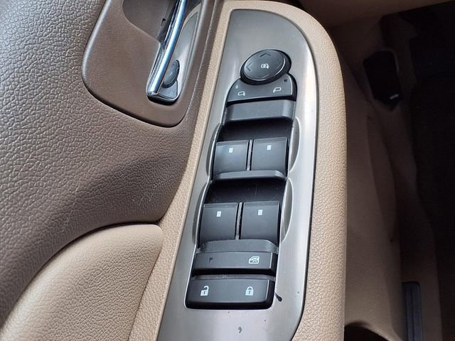 Used 2009 Chevrolet Suburban LS RWD image 17