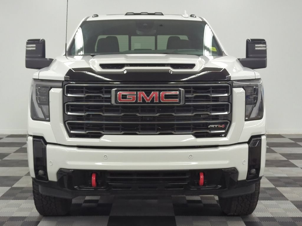 Used 2026 GMC Sierra 2500 AT4 w/ Technology Package AWD/4WD image 2
