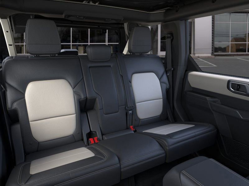New 2026 Ford Bronco Outer Banks w/ Sasquatch Package image 11