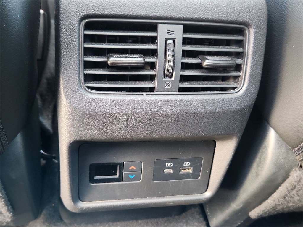 Used 2023 Nissan Rogue SL w/ SL Premium Package image 22