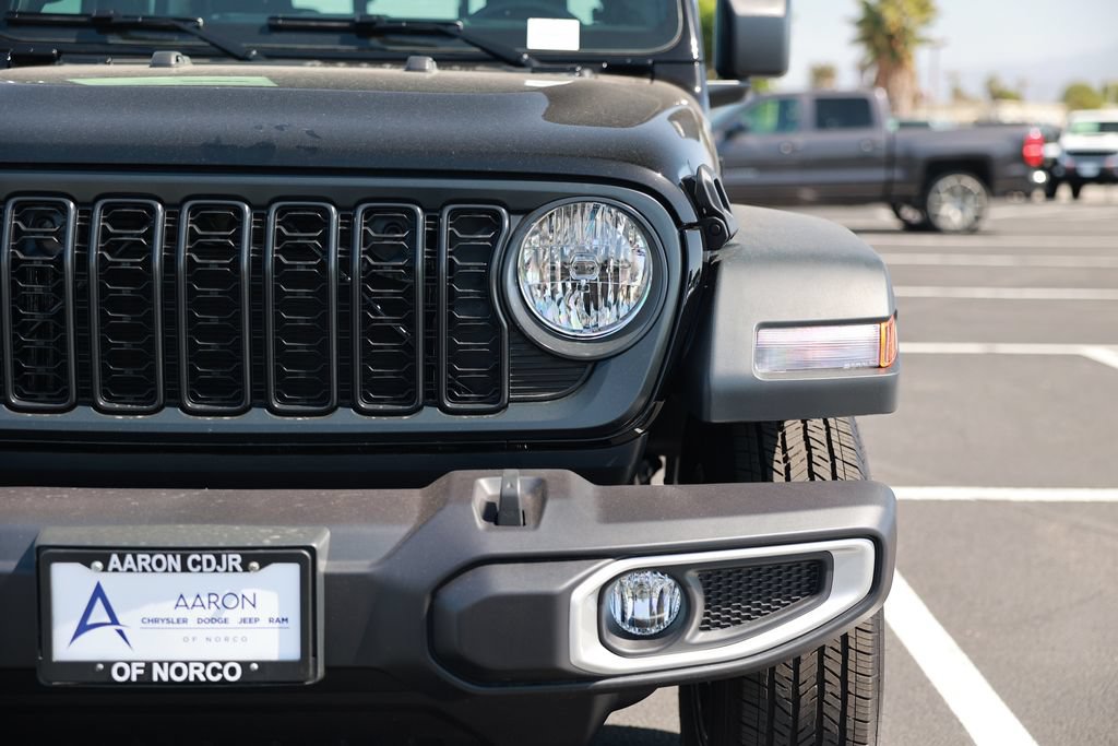 New 2026 Jeep Gladiator Sport AWD/4WD image 5