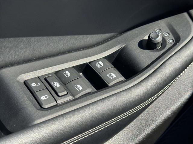 Certified 2023 Jeep Grand Cherokee L Limited AWD/4WD image 13