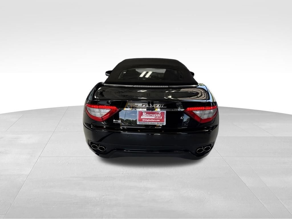 Used 2010 Maserati GranTurismo Convertible RWD image 4