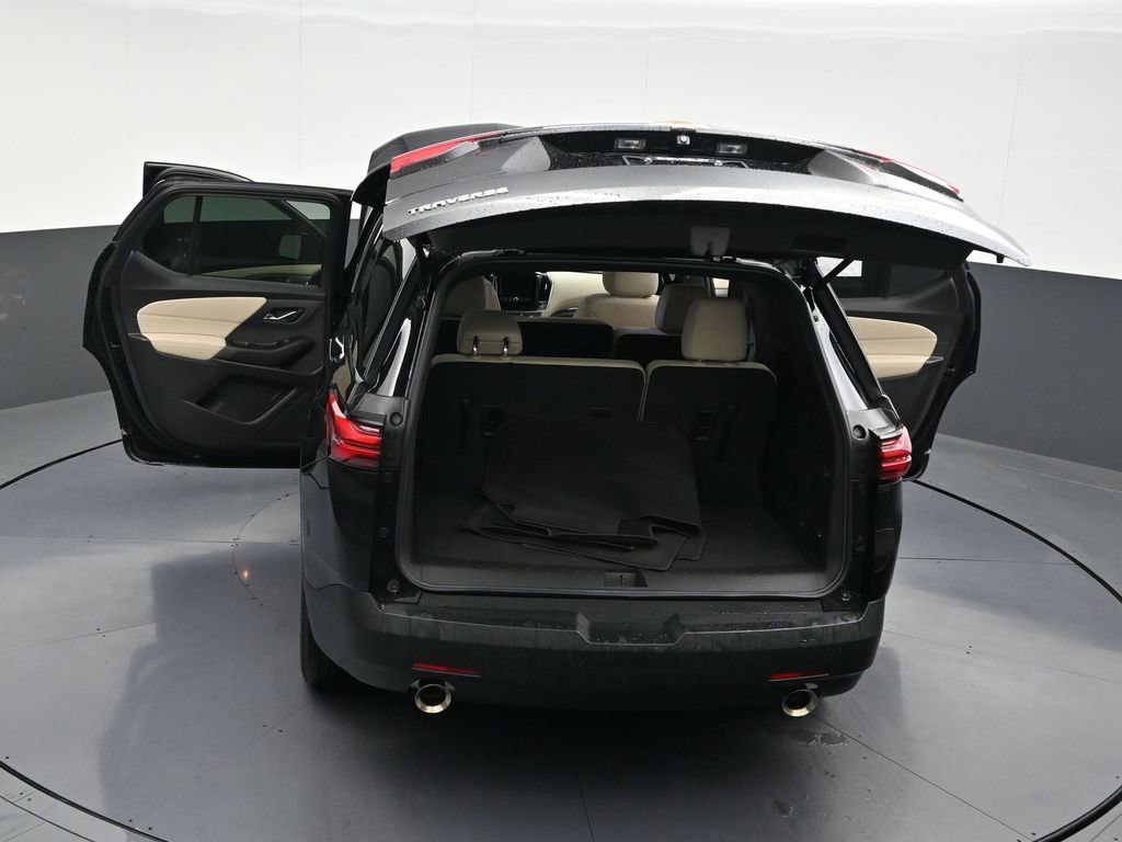 Used 2023 Chevrolet Traverse LS image 35