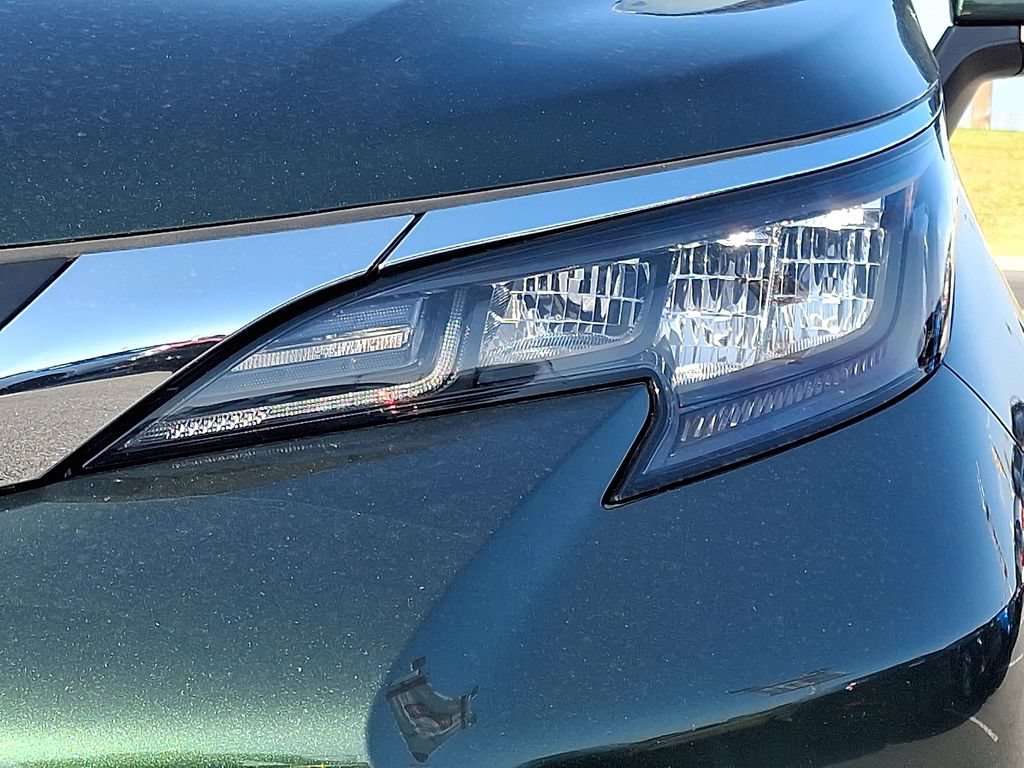 Used 2024 Toyota Sienna LE FWD image 12