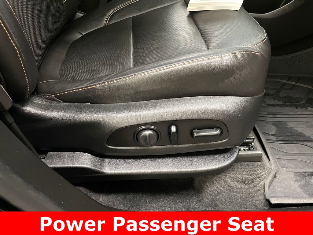 Certified 2020 Chevrolet Traverse Premier w/ Redline Edition AWD/4WD image 12