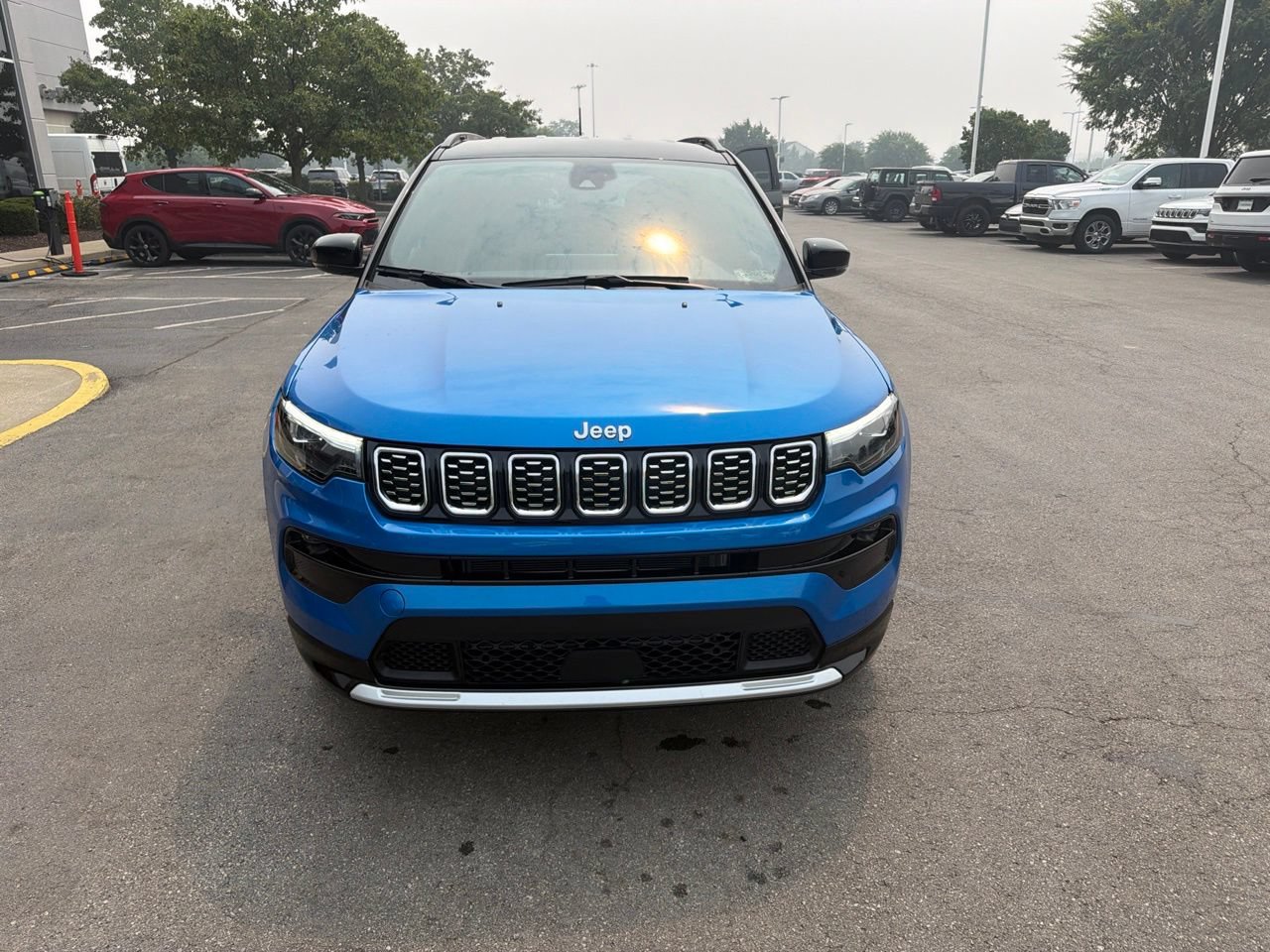 Used 2025 Jeep Compass Limited w/ Elite Group AWD/4WD image 8