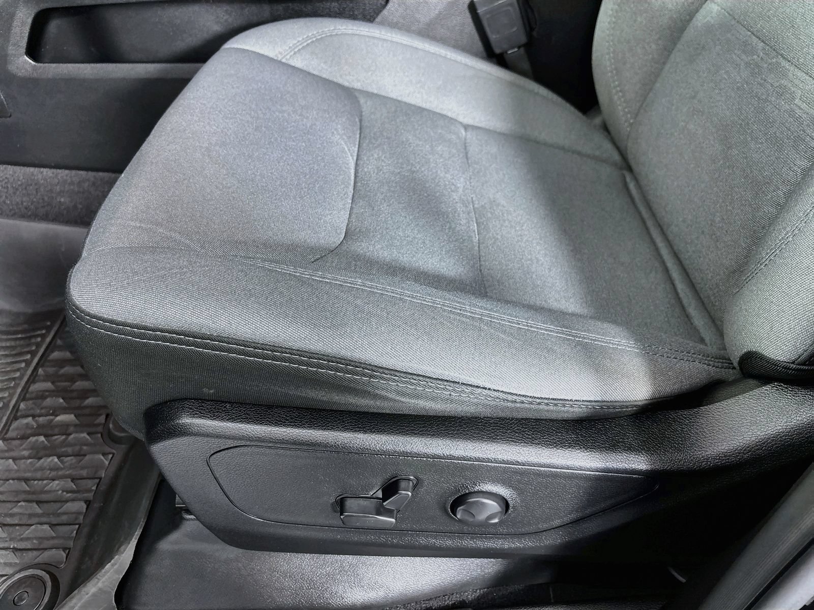 Used 2025 RAM 1500 Big Horn AWD/4WD image 19