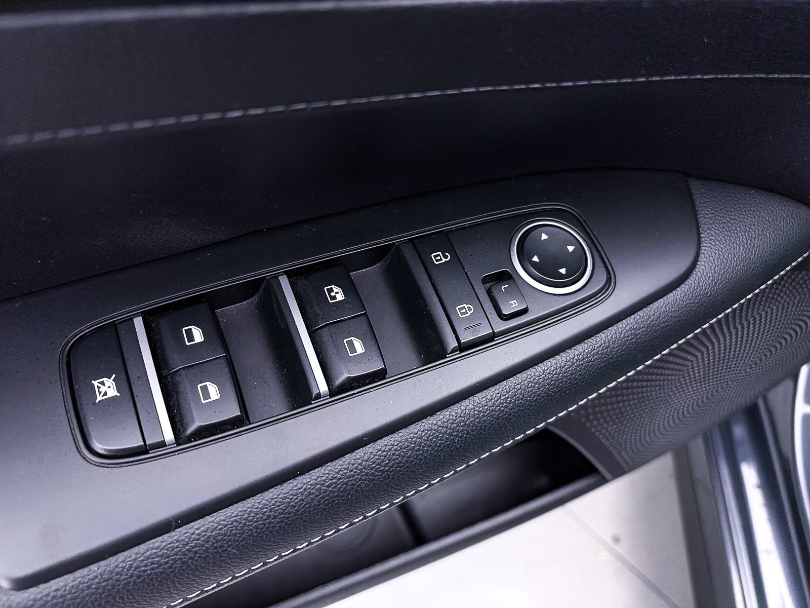Certified 2024 Kia Forte GT-Line FWD image 17