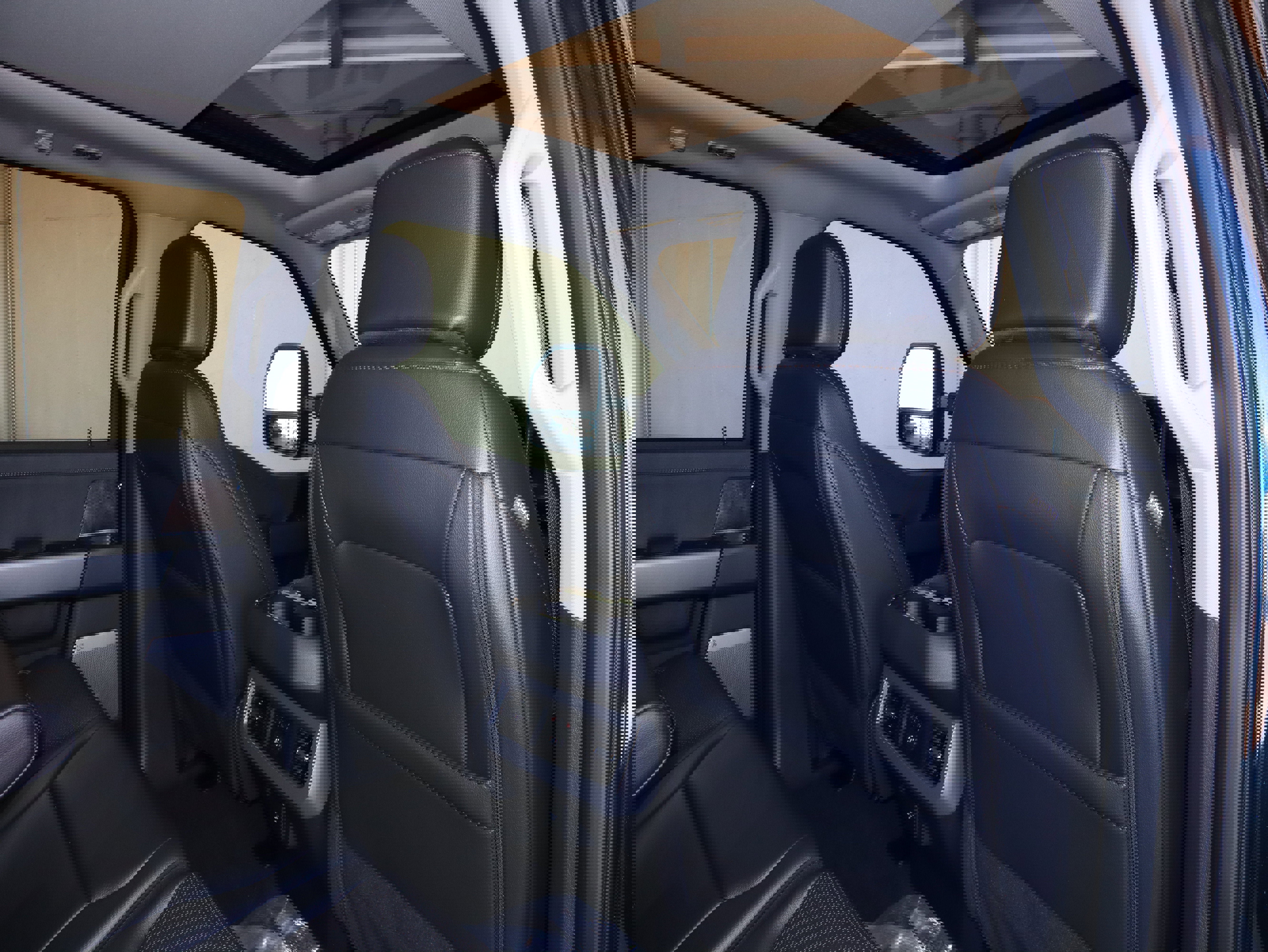 New 2025 Ford F250 Lariat w/ Black Appearance Package image 44