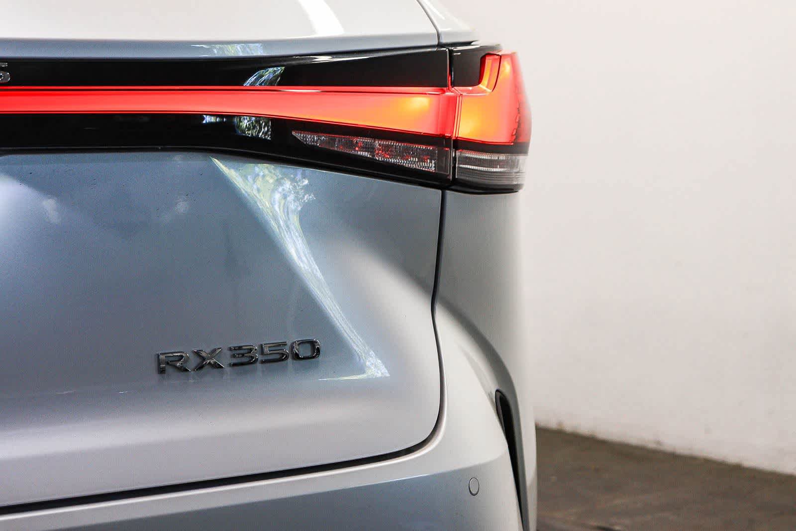 Used 2025 Lexus RX 350 Premium w/ Convenience Package FWD image 11