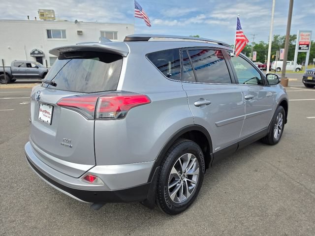 Used 2017 Toyota RAV4 XLE w/ Convenience Package AWD/4WD image 7