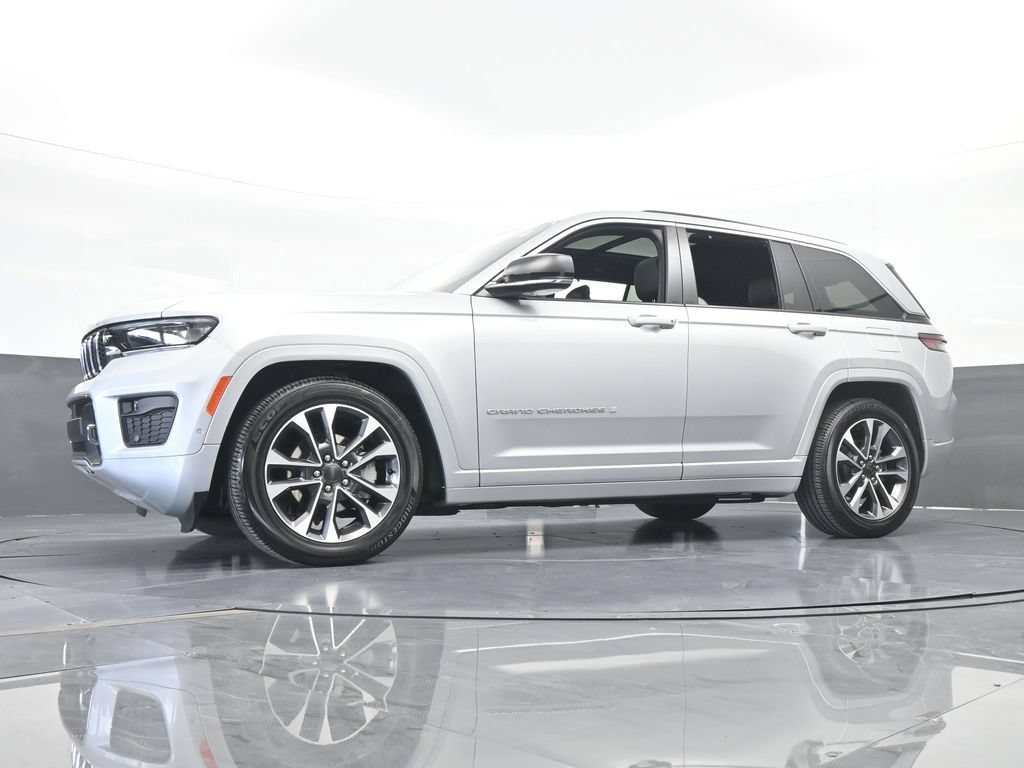 Used 2024 Jeep Grand Cherokee Overland w/ Luxury Tech Group IV AWD/4WD image 64