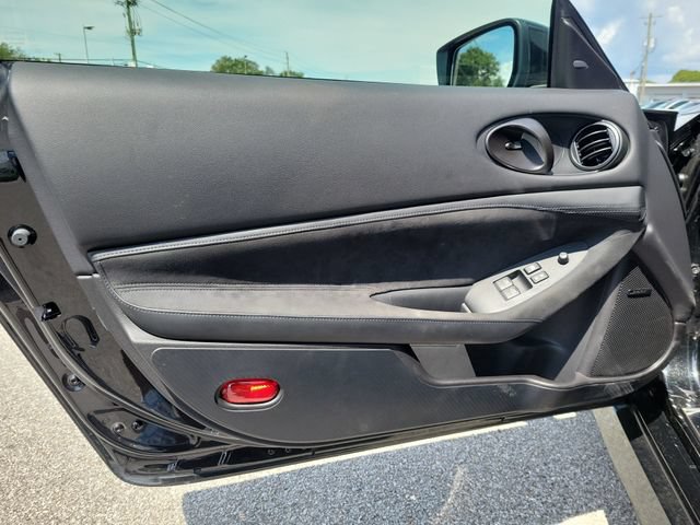 Certified 2025 Nissan Z Performance w/ Floor Mat Package RWD image 28