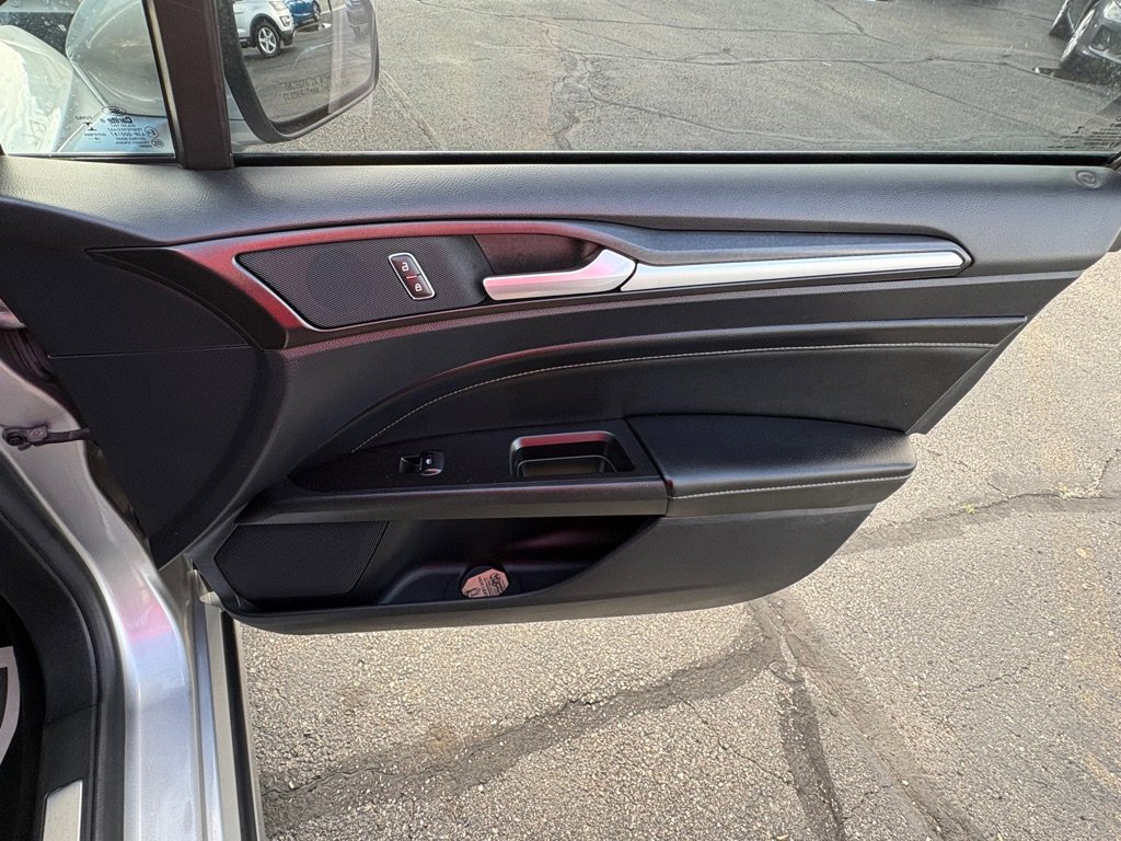Used 2020 Ford Fusion Titanium FWD image 17