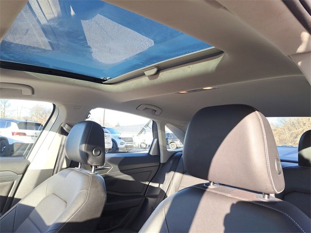 Used 2024 Volkswagen Jetta SE image 23