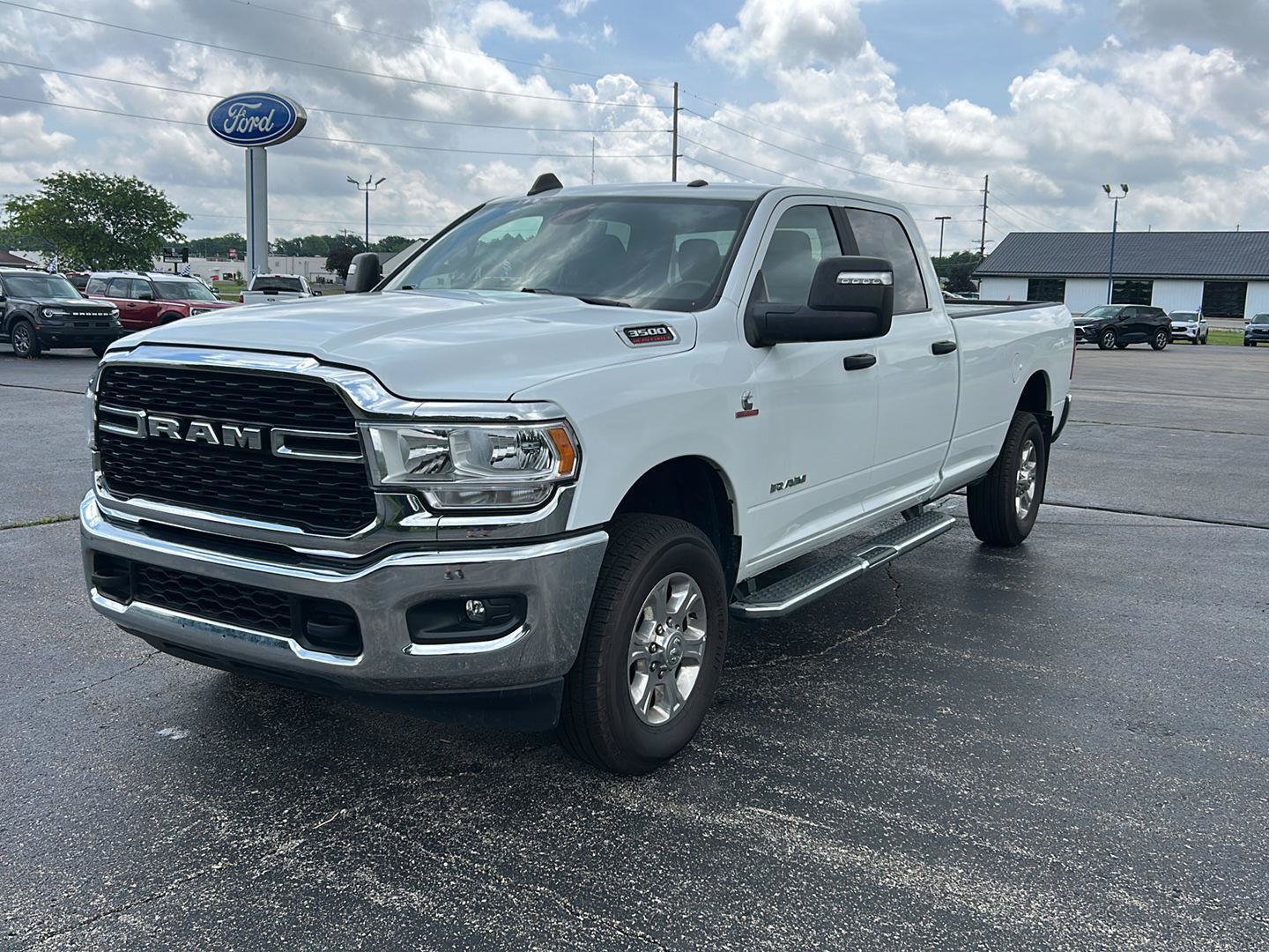 Used 2024 RAM 3500 Big Horn AWD/4WD image 2