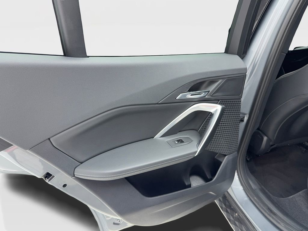 Used 2025 BMW X2 xDrive28i image 41