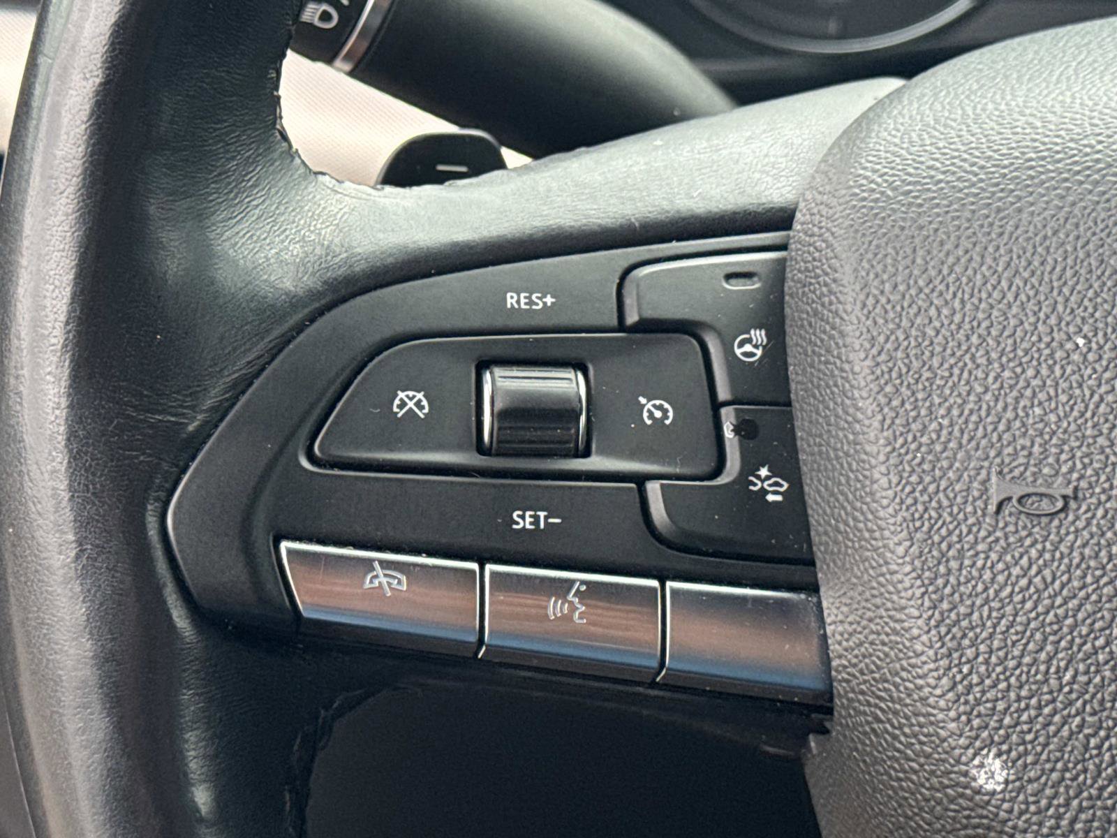 Used 2021 Cadillac XT4 Premium Luxury w/ Cold Weather Package image 9